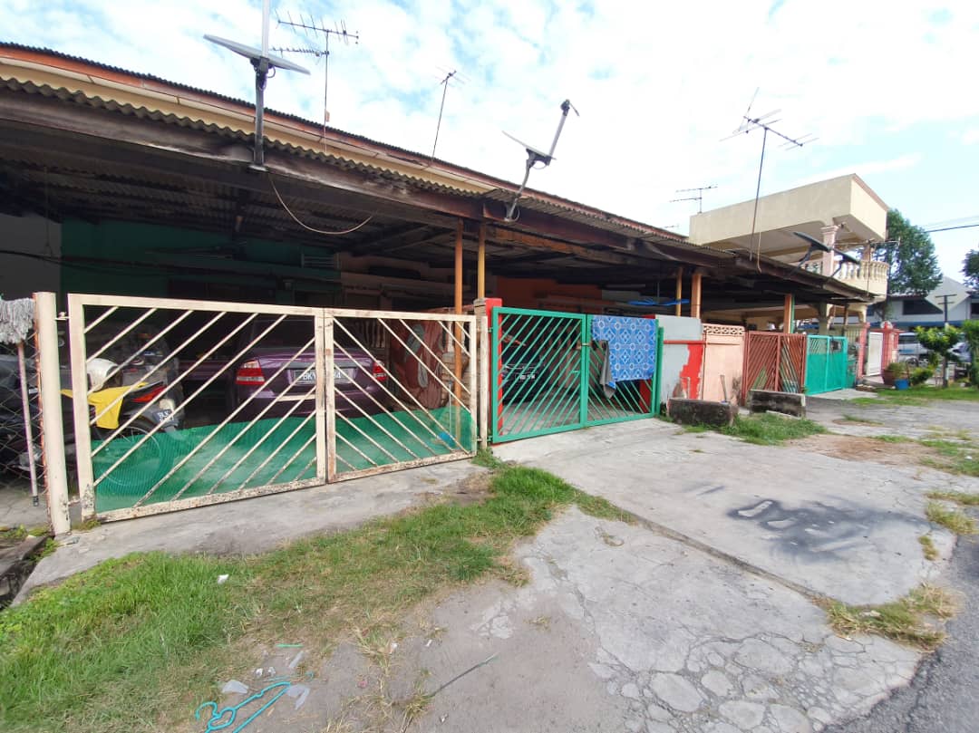 Low cost Non Bumi Freehold 2 storey Banting - photo 2