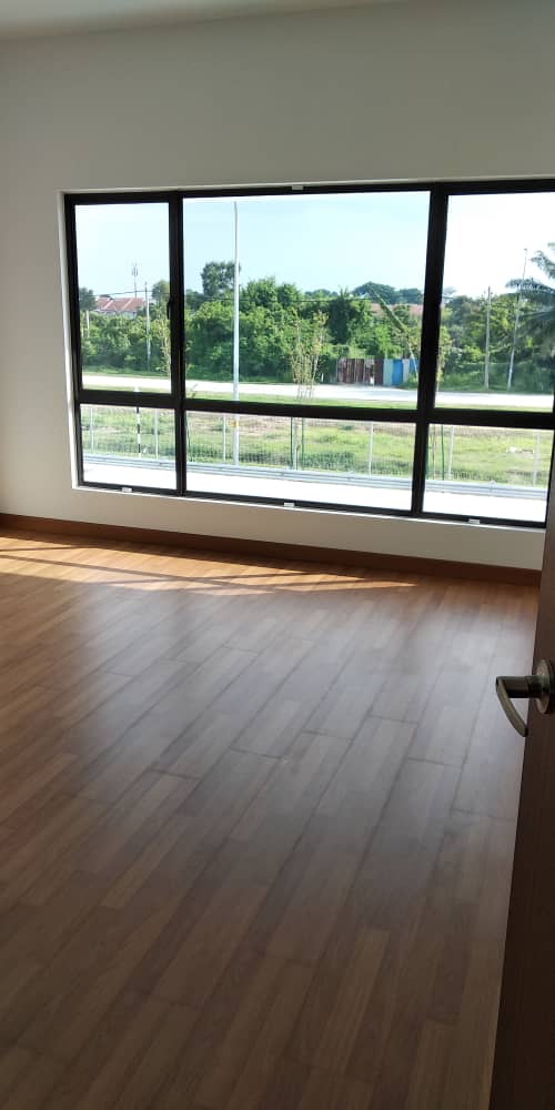 Freehold Open Double Storey Persada Bukit Raja - photo 7