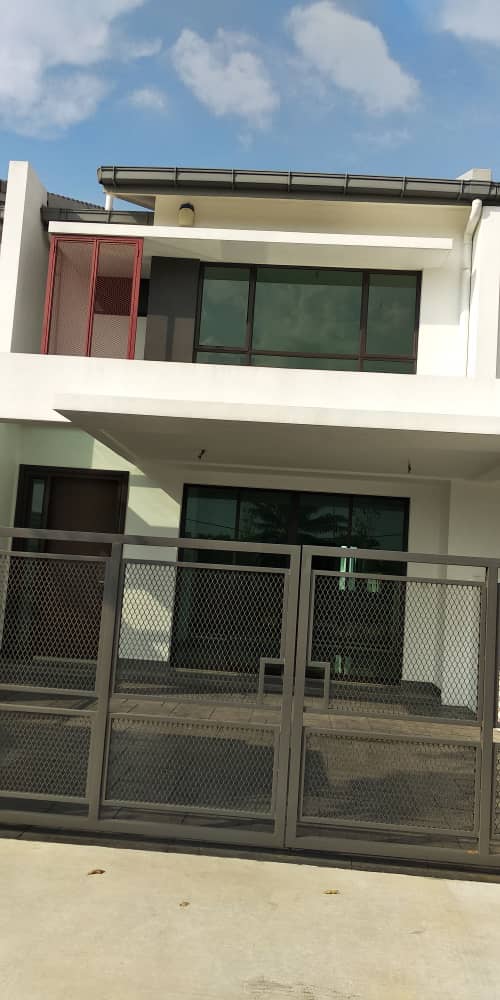 Freehold Open Double Storey Persada Bukit Raja - photo 9