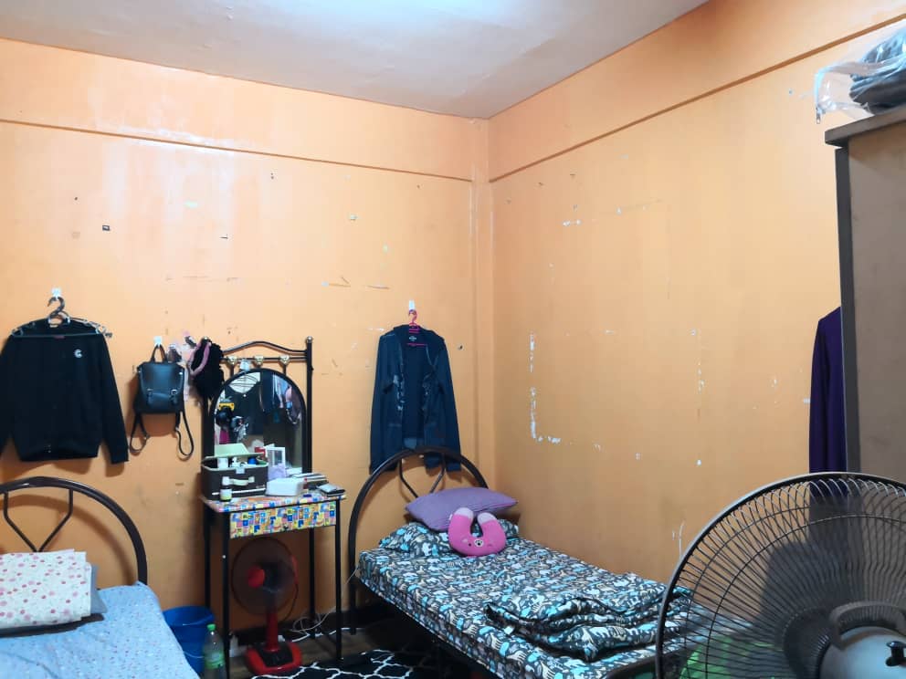 Freehold 1st Floor Apartment Mawar Bangi - photo 8