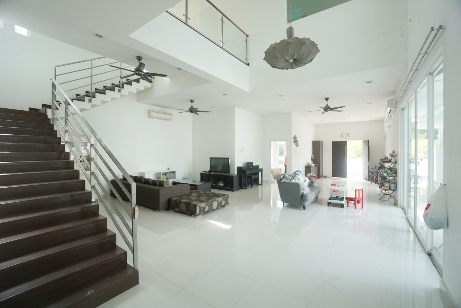 Modern Bungalow 2 storey non bumi Sek 9 - photo 2