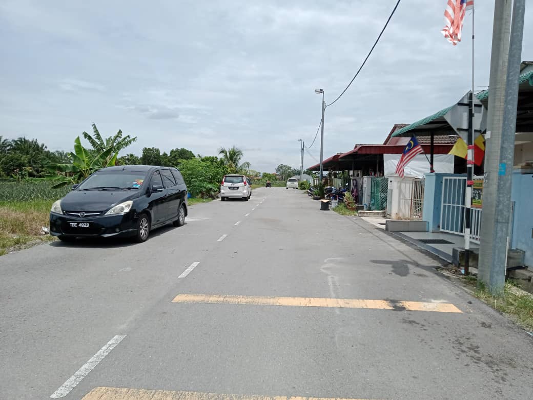 Jalan Merak Taman Bentara Telok Panglima Garang - photo 2