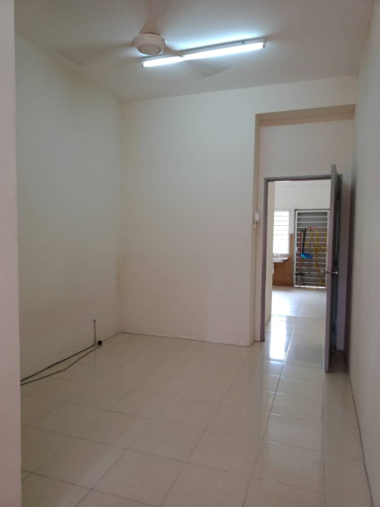 Jalan Merak Taman Bentara Telok Panglima Garang - photo 4