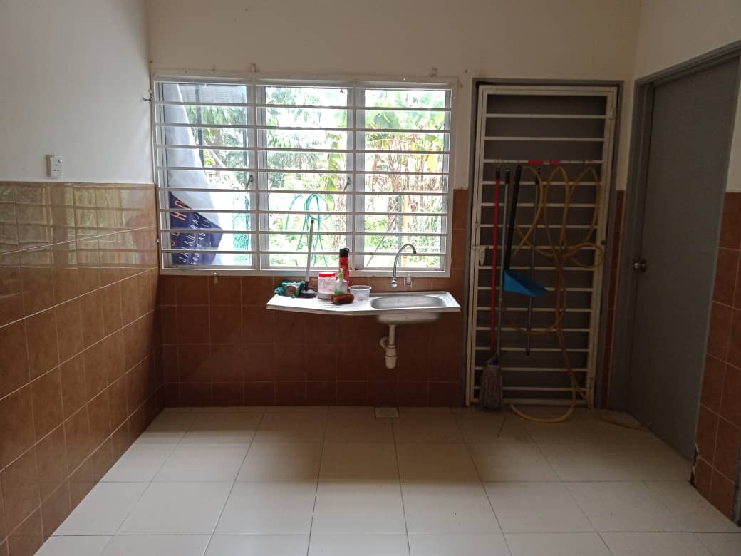 Jalan Merak Taman Bentara Telok Panglima Garang - photo 6