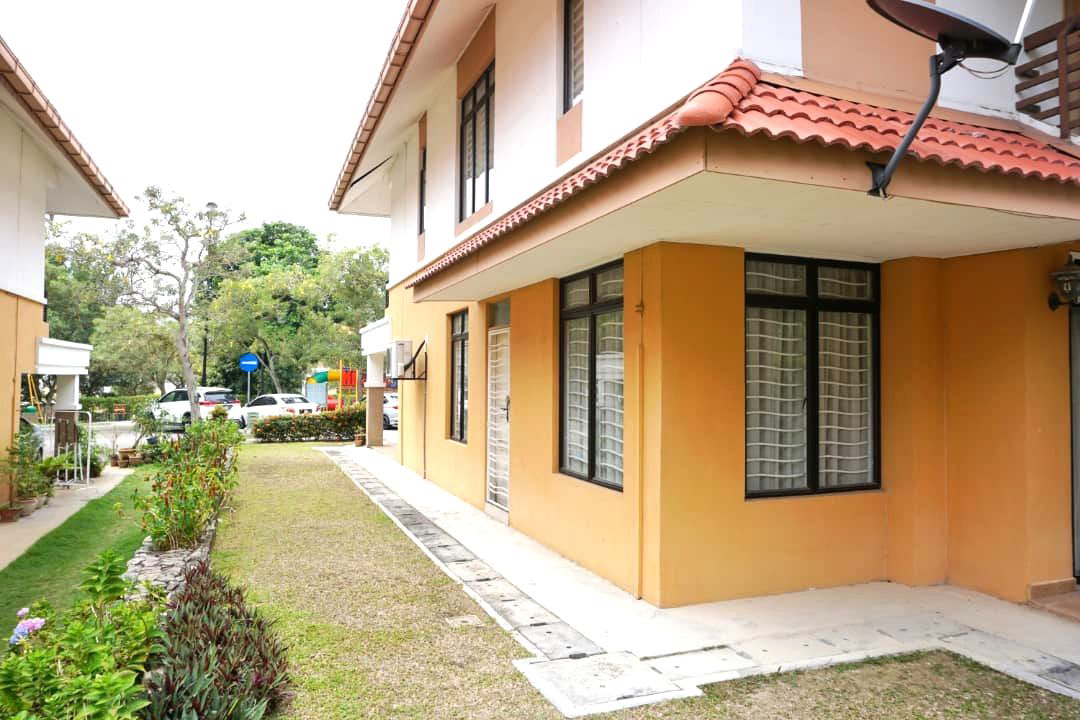 2 Â½ Storey End lot Terrace with land @ Presint 18, Putrajaya - photo 2