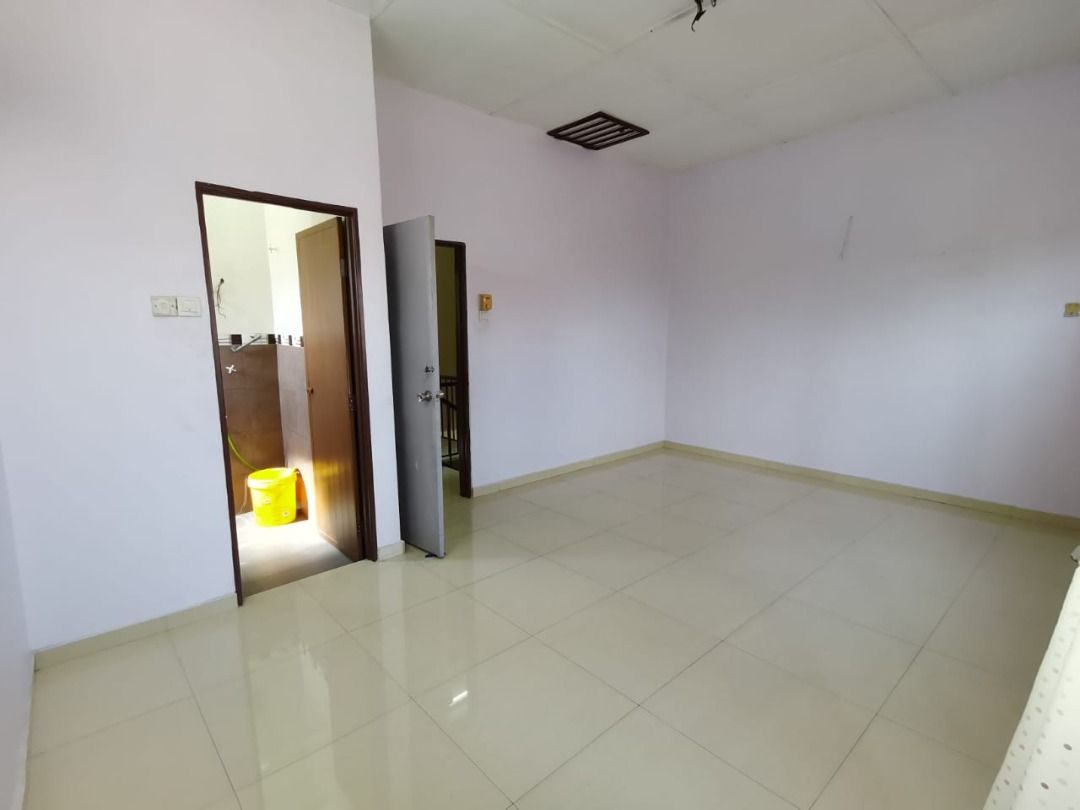 Double Storey End Lot Terrance House Taman Sentosa - photo 11