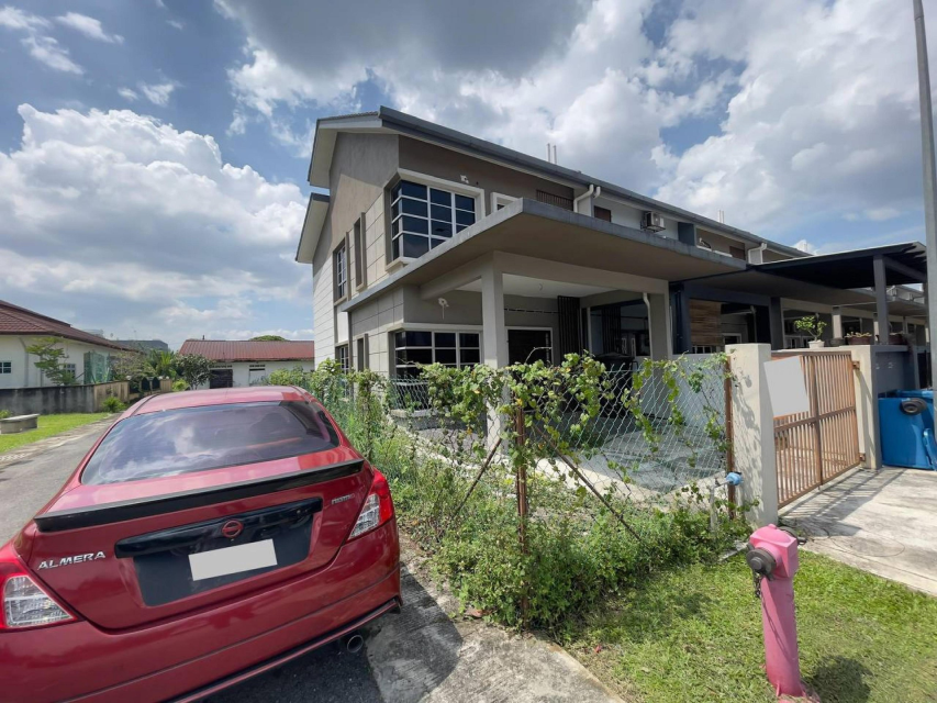 END LOT-DOUBLE STOREY TERRACE SEKSYEN32,SHAH ALAM - photo 4