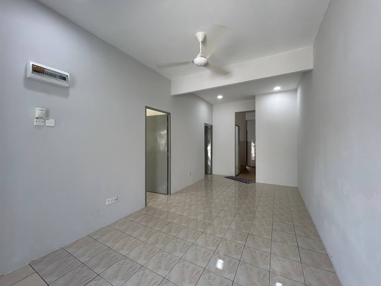REFURBISHED ,FACING OPEN Single Storey Terrace - photo 3