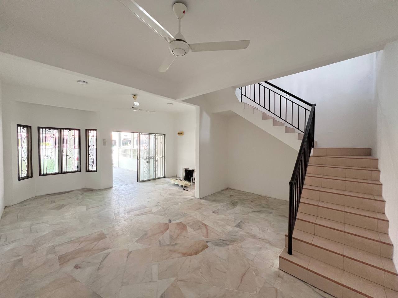 Double Storey Taman Dagang Rantau Panjang, Klang - photo 4