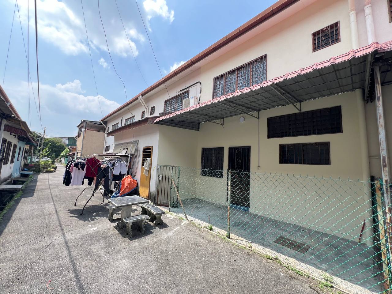 Double Storey Taman Dagang Rantau Panjang, Klang - photo 12