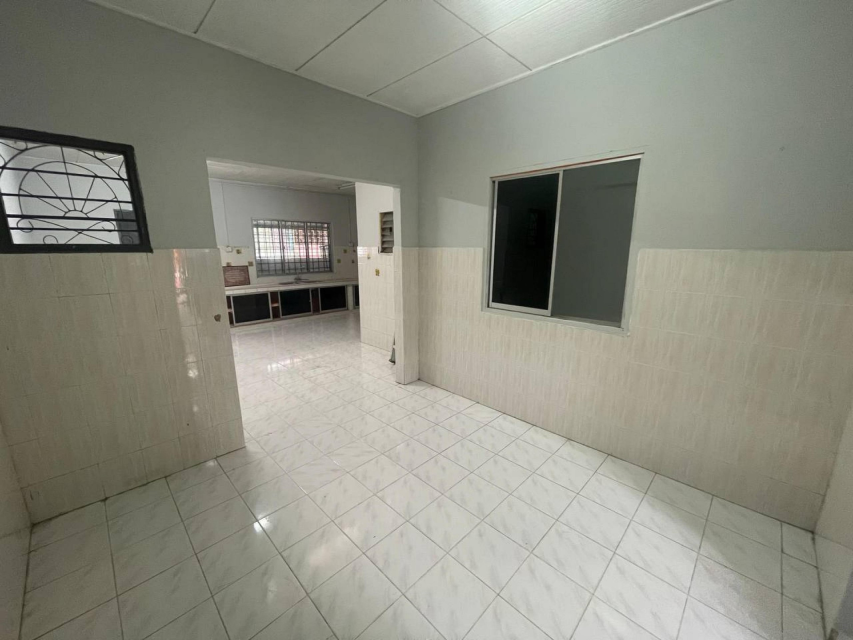 FACING OPEN SINGLE STOREY TERRACE ,SEKSYEN 17 - photo 12