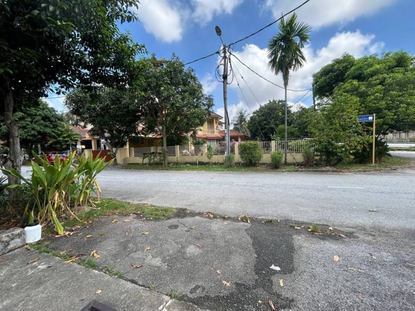 Double Storey Terrace House Lorong Mahkota Impian - photo 3