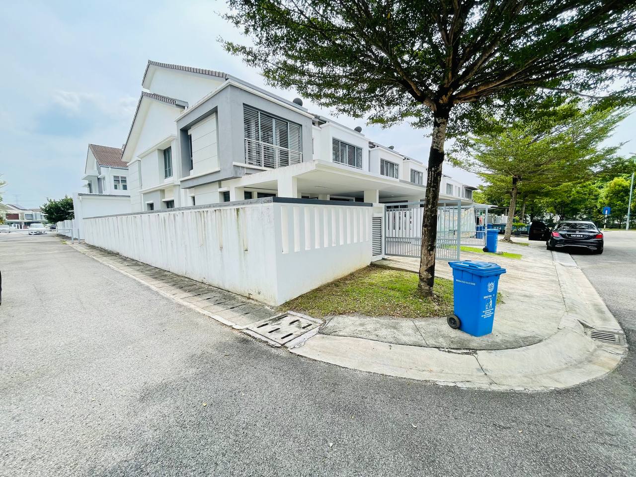 Double Storey Terrace TTDI Aquina, Seksyen 35 - photo 3