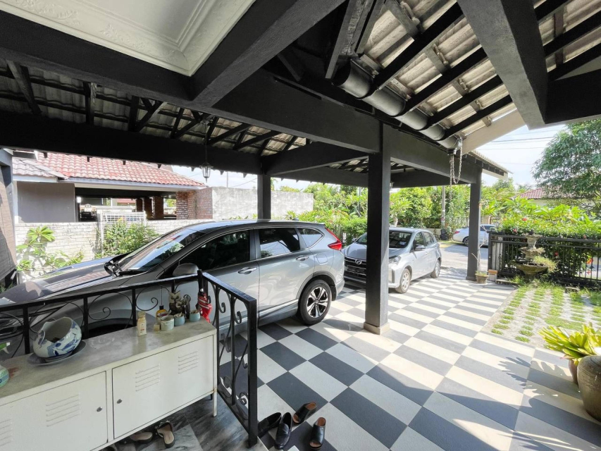 Single Storey Bungalow House, Desa Subang Permai - photo 3