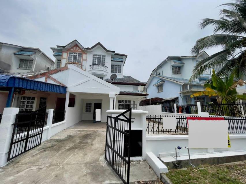 END LOT - 2,5 STOREY TERRACE , SEKSYEN 7 - photo 3