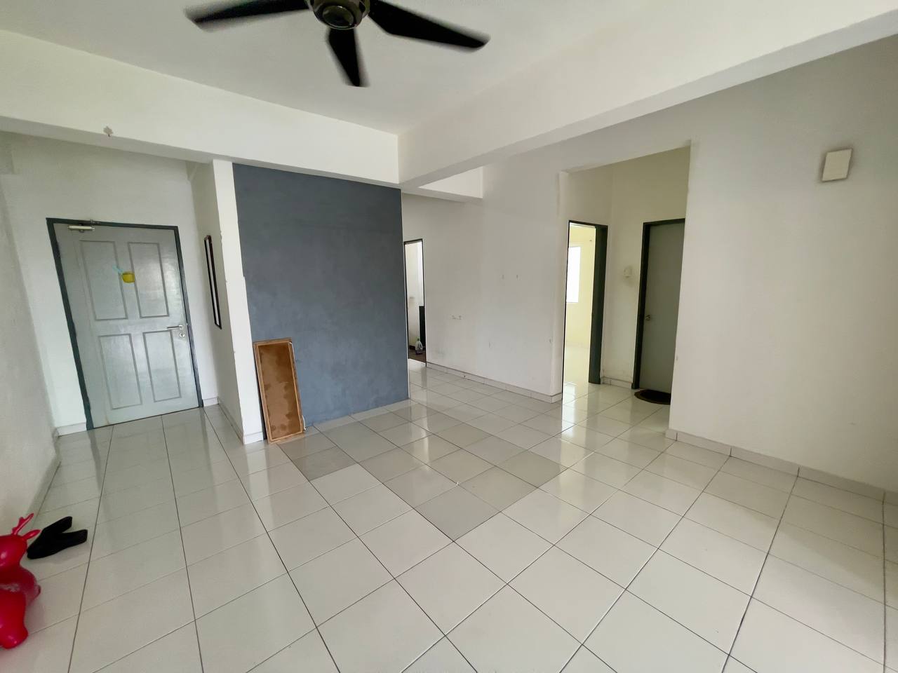 CORNER LOT AND FACING LAKE DAMAI APARTMENT , SS25 - photo 3
