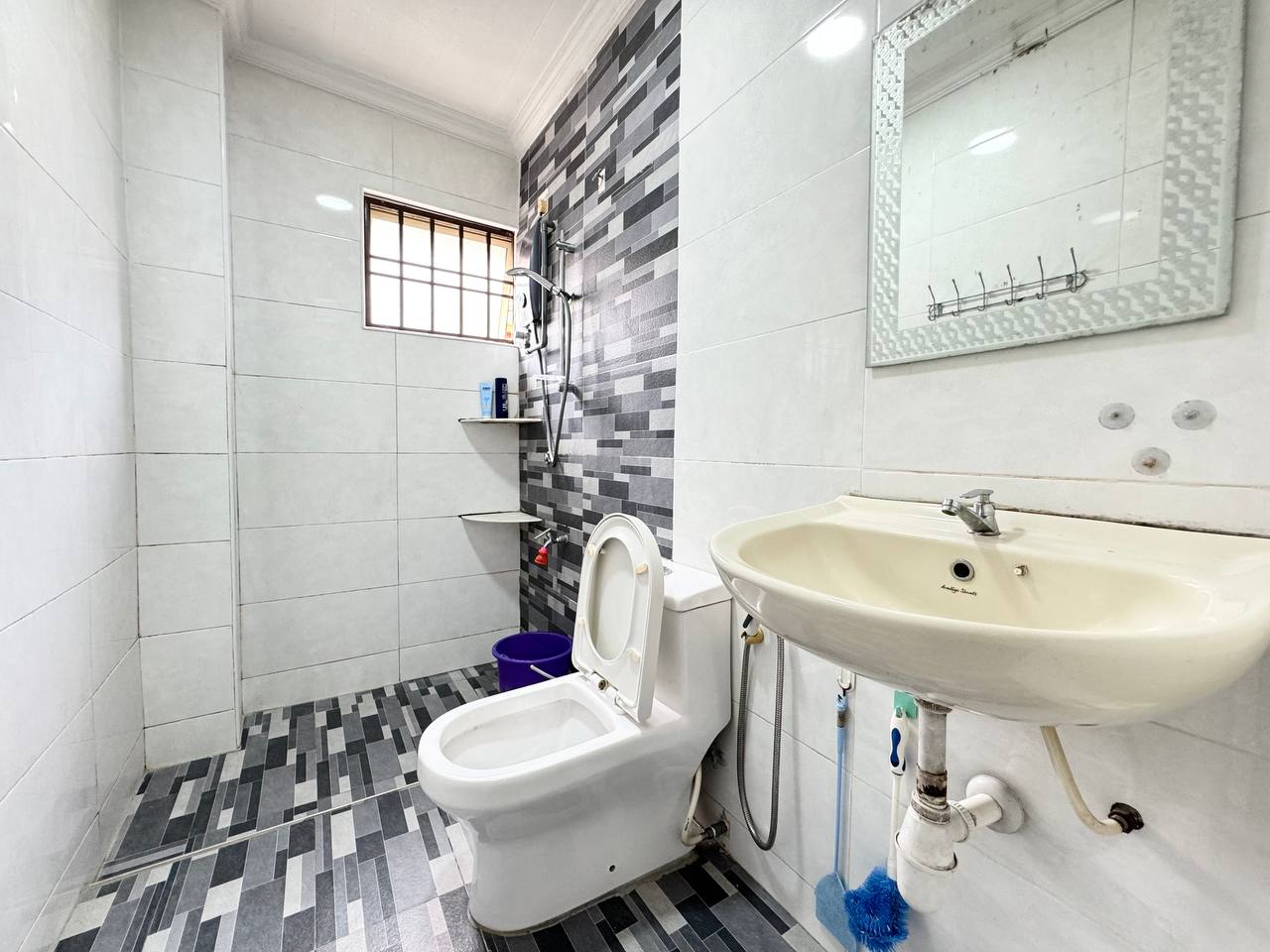 BUKIT JELUTONG Jalan Birai, Shah Alam - photo 13