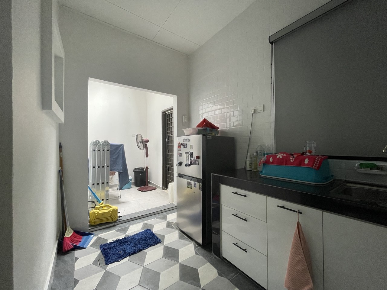 Fully Renovated 2 Storey Terrace Seksyen 7 - photo 4