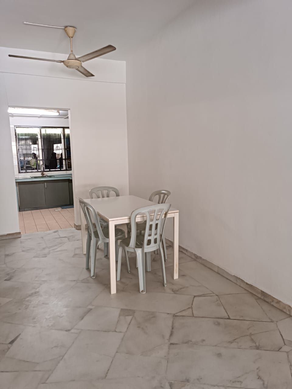 FOR RENT Sri Mahligai Townhouse Seksyen 9 - photo 3
