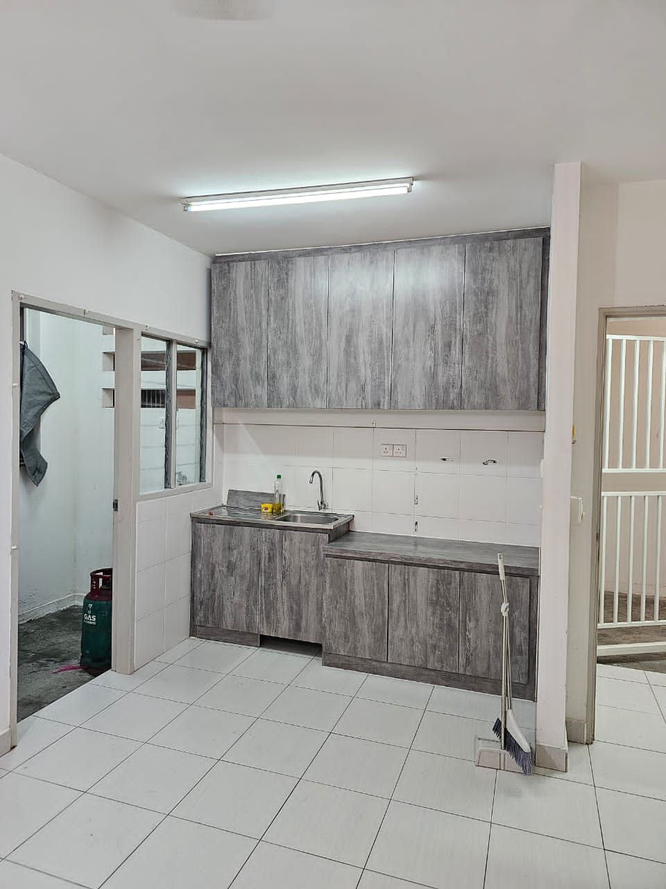 FOR RENT PANGSAPURI DE KIARA SEMI FURNISHED - photo 3